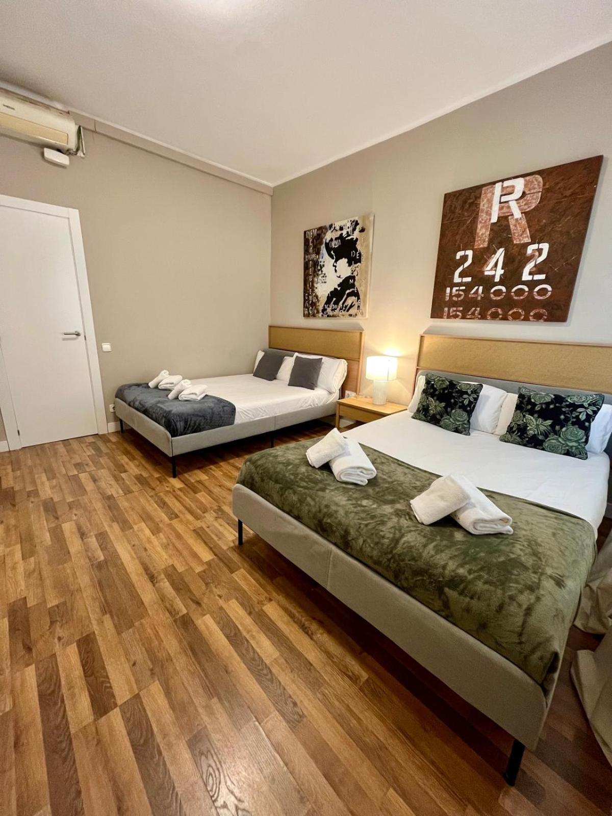 Sagrada Familia Secret Apartment Барселона Екстериор снимка