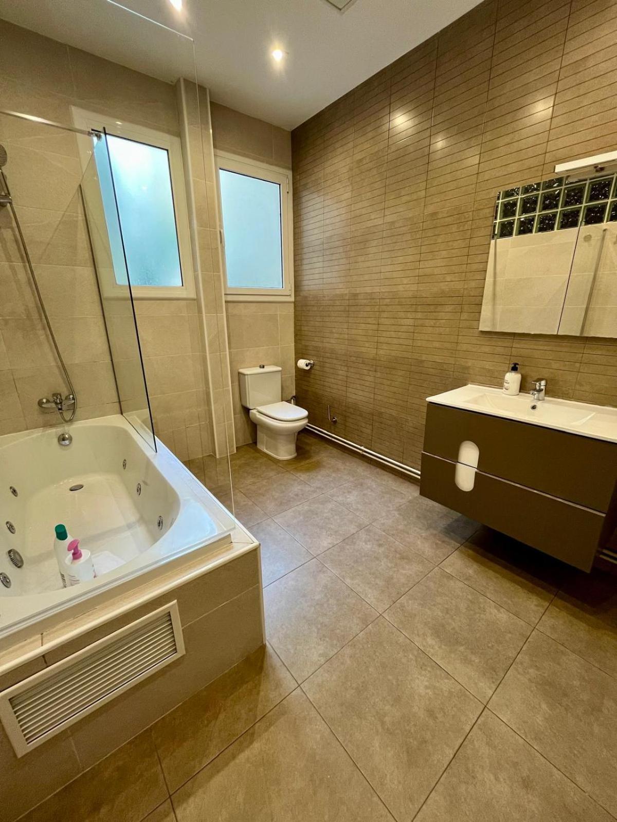 Sagrada Familia Secret Apartment Барселона Екстериор снимка